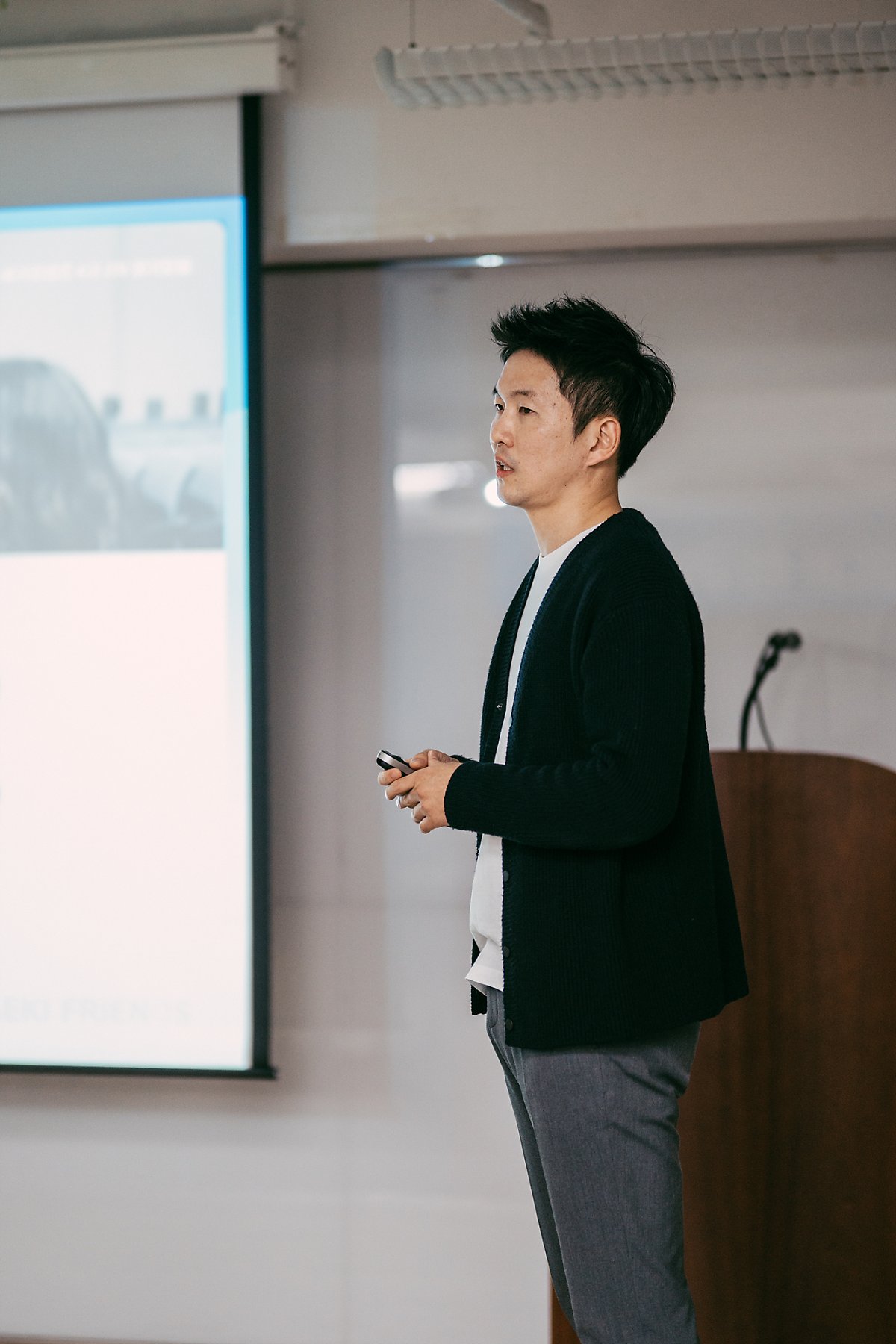 설명중인 세프 담당자