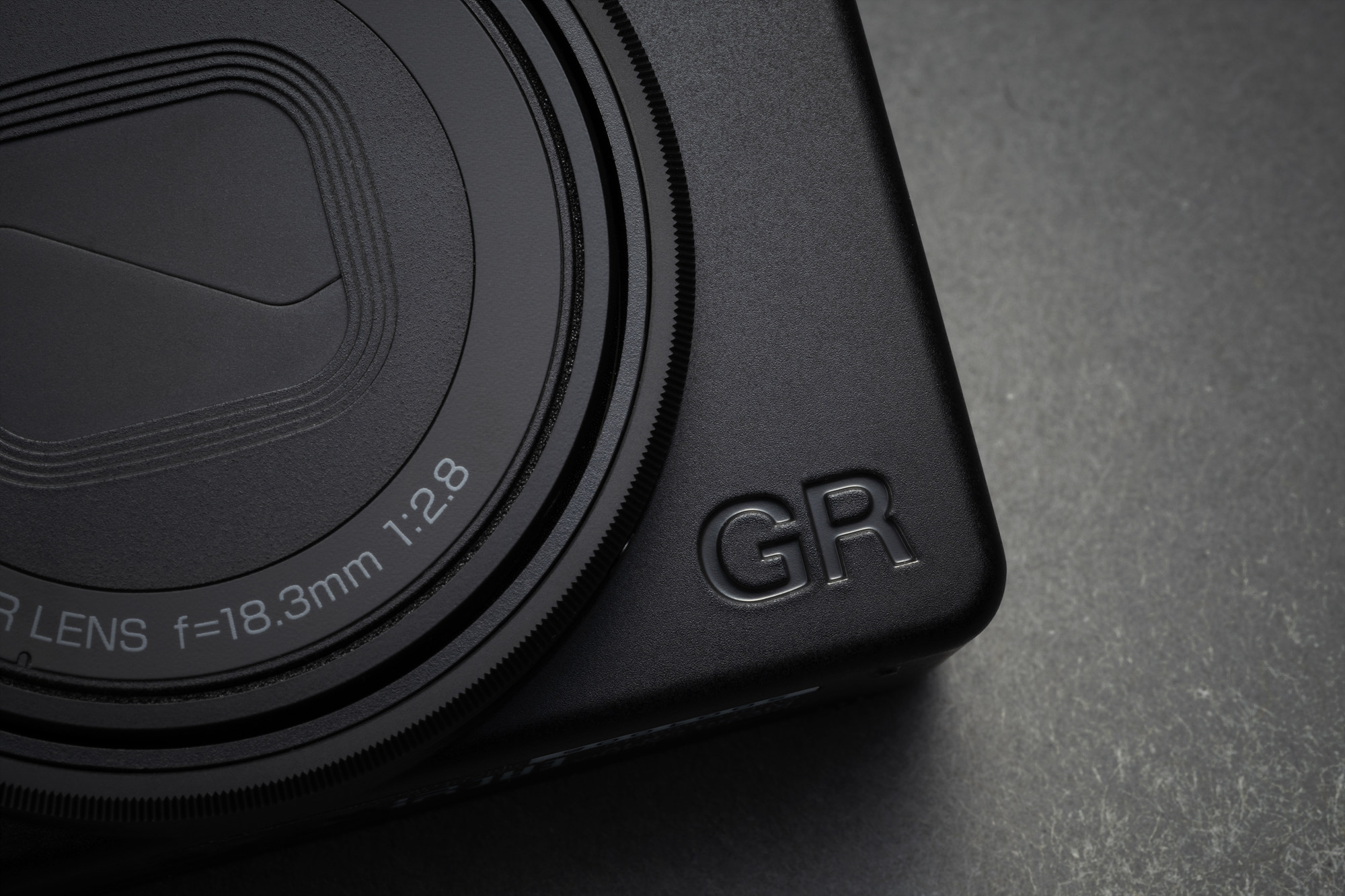 GR4 모노크롬 카메라 이미지